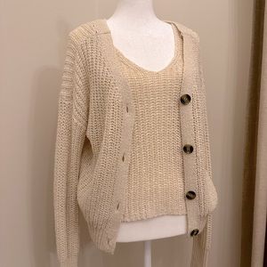 Moon & Madison 2 piece Knit Sweater Set